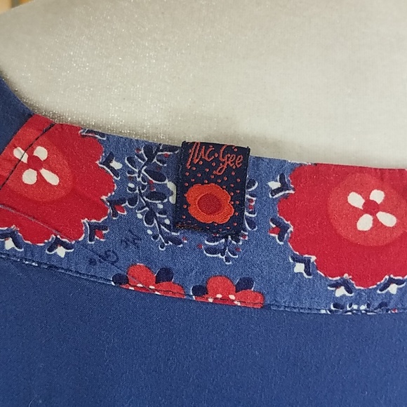 Rosalita McGee blue peasant blouse with red floral design - Picture 5 of 8